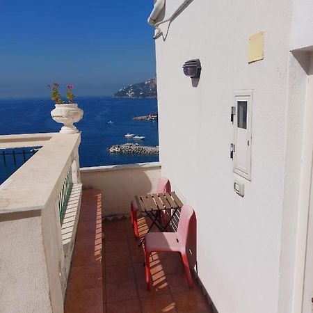 La Stanza Sul Porto Di Amalfi Camera Piccina Piccina Con Bagno Privato E Terrazzino Vista Mare מראה חיצוני תמונה