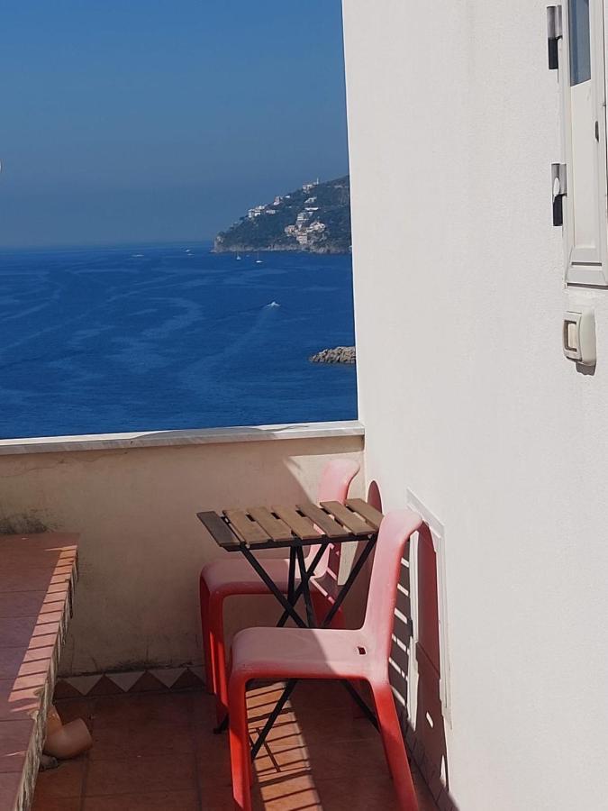 La Stanza Sul Porto Di Amalfi Camera Piccina Piccina Con Bagno Privato E Terrazzino Vista Mare מראה חיצוני תמונה