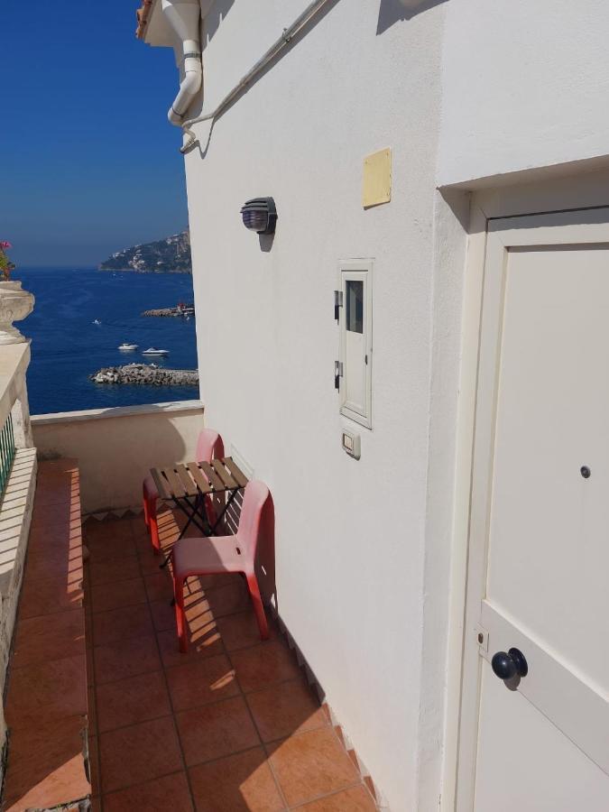 La Stanza Sul Porto Di Amalfi Camera Piccina Piccina Con Bagno Privato E Terrazzino Vista Mare מראה חיצוני תמונה