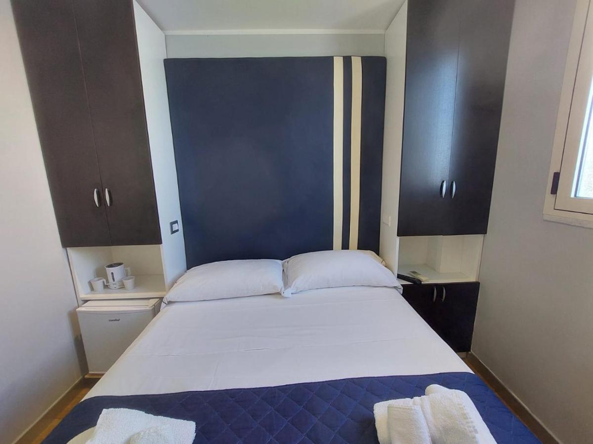 La Stanza Sul Porto Di Amalfi Camera Piccina Piccina Con Bagno Privato E Terrazzino Vista Mare מראה חיצוני תמונה